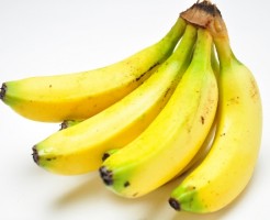 ダイエット中　バナナ　間食　太る　太らない